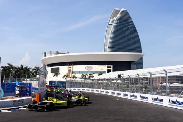 2026 FORMULA E SANYA ePRIX 27 DENNIS Jake (gbr), Andretti Formula E, Porsche 99X Electric, action during the 2026 Sanya ePrix, 11th round of the 2025-26 ABB FIA Formula E World Championship, WM, Weltmeisterschaft on the Sanya Street Circuit from June 18 to 20, 2026 in Sanya, China - SanyaChina  Copyright: xDamienxDoumerguex