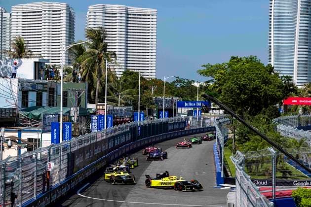 2026 FORMULA E SANYA ePRIX 27 DENNIS Jake (gbr), Andretti Formula E, Porsche 99X Electric, action, 28 DRUGOVICH Felipe (bra), Andretti Formula E, Porsche 99X Electric, action during the 2026 Sanya ePrix, 11th round of the 2025-26 ABB FIA Formula E World Championship, WM, Weltmeisterschaft on the Sanya Street Circuit from June 18 to 20, 2026 in Sanya, China - SanyaChina  Copyright: xFabrizioxBoldonix