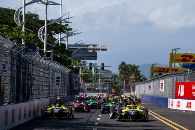 2026 FORMULA E SANYA ePRIX 27 DENNIS Jake (gbr), Andretti Formula E, Porsche 99X Electric, action, 28 DRUGOVICH Felipe (bra), Andretti Formula E, Porsche 99X Electric, action during the 2026 Sanya ePrix, 11th round of the 2025-26 ABB FIA Formula E World Championship, WM, Weltmeisterschaft on the Sanya Street Circuit from June 18 to 20, 2026 in Sanya, China - SanyaChina  Copyright: xFabrizioxBoldonix