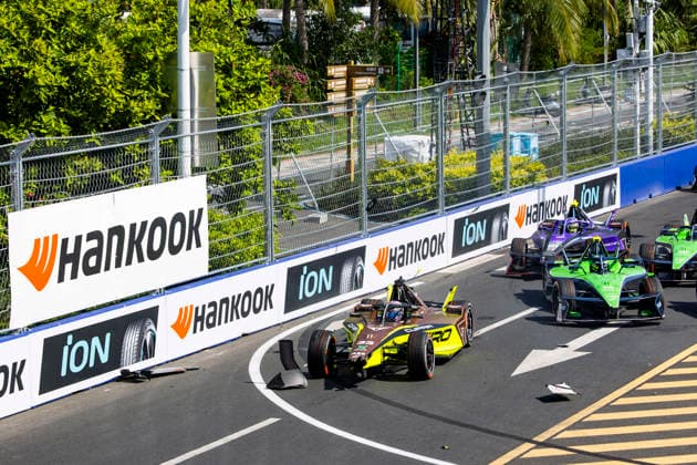 2026 FORMULA E SANYA ePRIX crash 33 TICKTUM Dan (gbr), Cupra Kiro, Porsche 99X Electric WCG3, action during the 2026 Sanya ePrix, 11th round of the 2025-26 ABB FIA Formula E World Championship, WM, Weltmeisterschaft on the Sanya Street Circuit from June 18 to 20, 2026 in Sanya, China - SanyaChina  Copyright: xJULIENxDELFOSSEx
