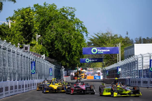 2026 FORMULA E SANYA ePRIX 21 DE VRIES Nyck (nld), Mahindra Racing, Mahindra M12Electro, action during the 2026 Sanya ePrix, 11th round of the 2025-26 ABB FIA Formula E World Championship, WM, Weltmeisterschaft on the Sanya Street Circuit from June 18 to 20, 2026 in Sanya, China - SanyaChina  Copyright: xJULIENxDELFOSSEx