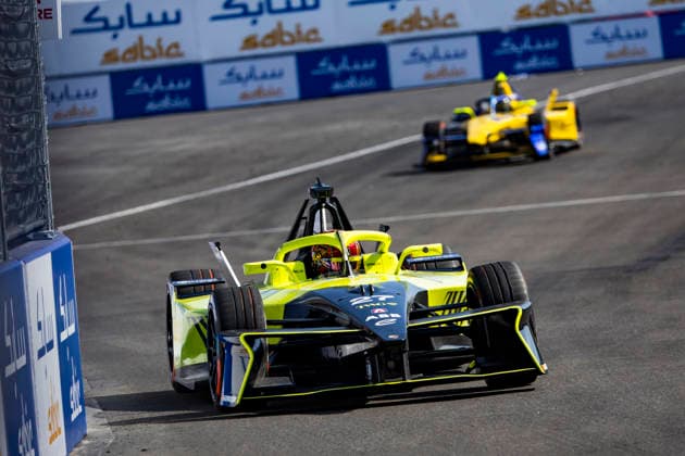 2026 FORMULA E SANYA ePRIX 27 DENNIS Jake (gbr), Andretti Formula E, Porsche 99X Electric, action during the 2026 Sanya ePrix, 11th round of the 2025-26 ABB FIA Formula E World Championship, WM, Weltmeisterschaft on the Sanya Street Circuit from June 18 to 20, 2026 in Sanya, China - SanyaChina  Copyright: xJULIENxDELFOSSEx