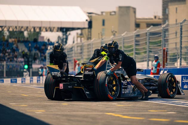2026 FORMULA E SANYA ePRIX GUNTHER Maximilian (ger), DS Penske, DS E-Tense FE25, portrait mecaniciens mechanics, DS Penske Formula E Team, portraitduring the 2026 Sanya ePrix, 11th round of the 2025-26 ABB FIA Formula E World Championship, WM, Weltmeisterschaft on the Sanya Street Circuit from June 18 to 20, 2026 in Sanya, China - SanyaChina  Copyright: xCLEMENTxLUCKx