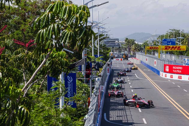 2026 FORMULA E SANYA ePRIX 21 DE VRIES Nyck (nld), Mahindra Racing, Mahindra M12Electro, action during the 2026 Sanya ePrix, 11th round of the 2025-26 ABB FIA Formula E World Championship, WM, Weltmeisterschaft on the Sanya Street Circuit from June 18 to 20, 2026 in Sanya, China - SanyaChina  Copyright: xCLEMENTxLUCKx