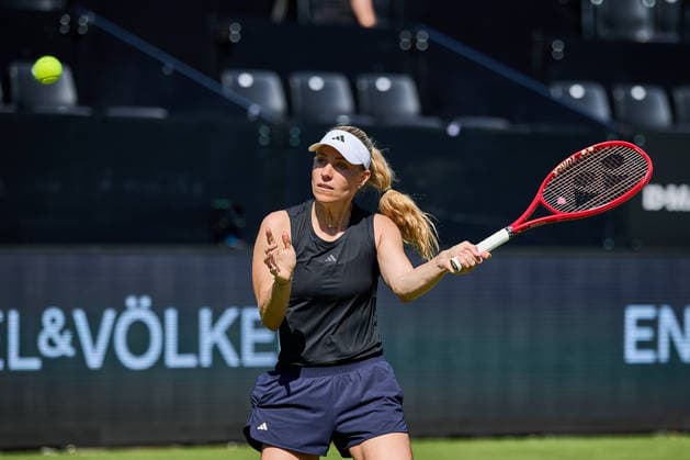 June 20, 2026, Bad Homburg, Hessen, Germany: Angelique Kerber of Germany returns with forehand volley to Ana Ivanovic of Serbia during the BAD HOMBURG OPEN powered by SOLARWATTT- WTA500 - Womens Tennis, 20.6.2026 in Bad Homburg (Tennis-Club Bad Homburg), Germany - Photo: Tennis 2026: Bad Homburg Open: Practice Session  - ZUMAs343 20260620_zsp_s343_006 Copyright: xMathiasxSchulzx