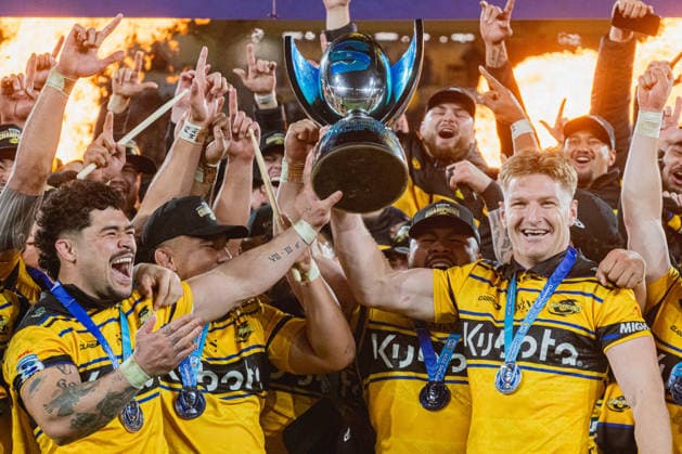 June 20, 2026, Wellington, Wellington City, New Zealand: Super Rugby Pacific 2026 Final: Hurricanes v Chiefs: June 20th, 2026, Wellington, Wellington City, New Zealand: Hurricanes players Du Plessis Kirifi (left) and Jordie Barrett (right) look on after lifting the Super Rugby trophy after their teams emphatic 60-5 victory over the Chiefs after the Super Rugby Pacific Final 2026 fixture between the Hurricanes and the Chiefs at the Hnry Stadium in Wellington. Wellington New Zealand - ZUMAf189 20260620_zsp_f189_028 Copyright: xJamesxFoyx