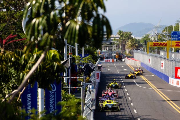 2026 FORMULA E SANYA ePRIX 27 DENNIS Jake (gbr), Andretti Formula E, Porsche 99X Electric, action during the 2026 Sanya ePrix, 11th round of the 2025-26 ABB FIA Formula E World Championship, WM, Weltmeisterschaft on the Sanya Street Circuit from June 18 to 20, 2026 in Sanya, China - SanyaChina  Copyright: xDamienxDoumerguex