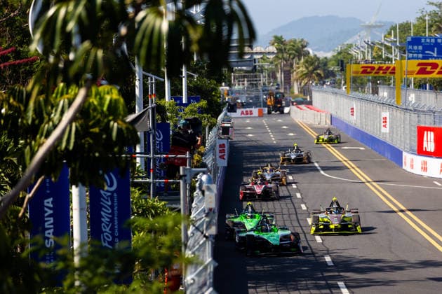 2026 FORMULA E SANYA ePRIX 16 BUEMI SÃ bastien (swi), Envision Racing, Jaguar I-Type 7, action during the 2026 Sanya ePrix, 11th round of the 2025-26 ABB FIA Formula E World Championship, WM, Weltmeisterschaft on the Sanya Street Circuit from June 18 to 20, 2026 in Sanya, China - SanyaChina  Copyright: xDamienxDoumerguex