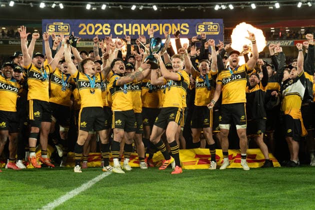 Wellington captains Jordie Barrett and Du Plessis Kirifi show their joy in lifting their trophy. Wellington Hurricanes v Waikato Chiefs. Super Rugby Pacific. Final. Hnry Stadium. Wellington. New Zealand. Wellington Hurricanes 60 Waikato Chiefs 5 (HT 29-0). Photo by Joe Serci (SPP) in NZ.  Copyright: xJoexSercix xSPPx Sportspressphoto_SPR171410