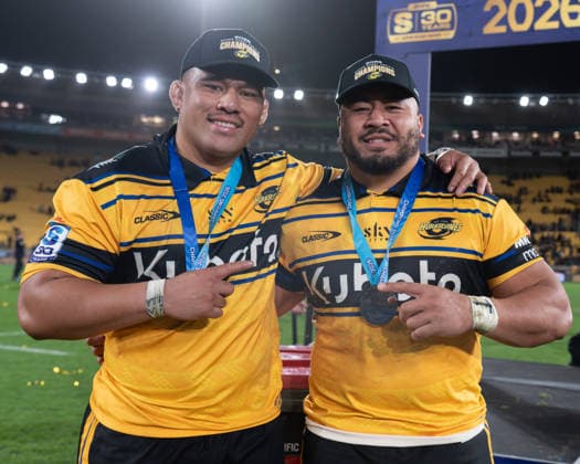 Wellington front rowers side by side with their winner s medals. Wellington Hurricanes v Waikato Chiefs. Super Rugby Pacific. Final. Hnry Stadium. Wellington. New Zealand. Wellington Hurricanes 60 Waikato Chiefs 5 (HT 29-0). Photo by Joe Serci (SPP) in NZ.  Copyright: xJoexSercix xSPPx Sportspressphoto_SPR171415