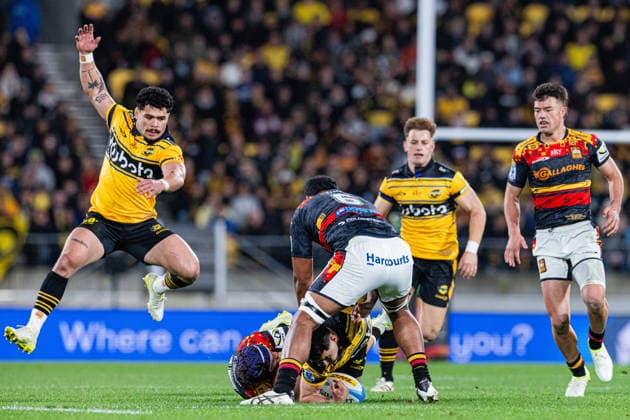 June 20, 2026, Wellington, Wellington City, New Zealand: Super Rugby Pacific 2026 Final: Hurricanes v Chiefs: June 20th, 2026, Wellington, Wellington City, New Zealand: Hurricanes player Josh Moorby (centre 14) attempts to avoid the attentions of several Chiefs players during the Super Rugby Pacific Final 2026 fixture between the Hurricanes and the Chiefs at the Hnry Stadium in Wellington. Wellington New Zealand - ZUMAf189 20260620_zsp_f189_034 Copyright: xJamesxFoyx