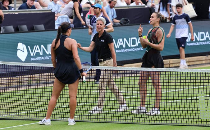 Regenpause zwischen Aryna Sabalenka (BLR) vs Jessica Pegula (USA) VANDA Pharmaceuticals Berlin Tennis Open Damen 20.06.2026 *** Rain delay during Aryna Sabalenka (BLR) vs. Jessica Pegula (USA) at the VANDA Pharmaceuticals Berlin Tennis Open Womens Singles, June 20, 2026,detected_source_language