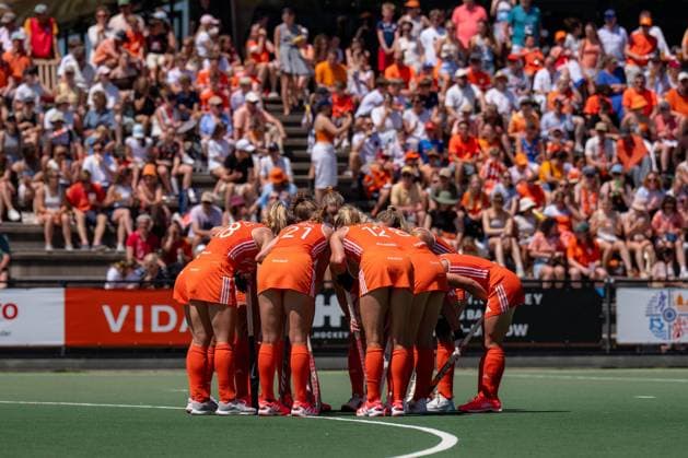 ROTTERDAM, 20-06-2026, HC Rotterdam, FIH Hockey Pro League Women, Netherlands - Spain , Season 2025-2026. Picture shows scrum before penalty corner Netherands - Spain (1st Match)  x204496866x Copyright: