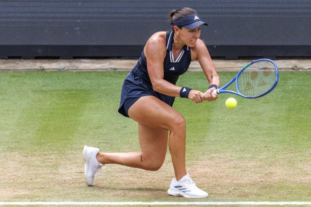 Berlin, 15.06.26, Tennis: VANDA Pharmaceuticals BERLIN TENNIS OPEN 2026 im Steffi-Graf-Stadion. Damen, Einzel. A. Sabalenka vs gegen Jessica Pegula. Jessica Pegula retourniert einen Ball. VANDA Pharmaceuticals BERLIN TENNIS OPEN 2026 *** Berlin, June 15, 2026, Tennis