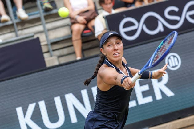Berlin, 15.06.26, Tennis: VANDA Pharmaceuticals BERLIN TENNIS OPEN 2026 im Steffi-Graf-Stadion. Damen, Einzel. A. Sabalenka vs gegen Jessica Pegula. Jessica Pegula retourniert einen Ball. VANDA Pharmaceuticals BERLIN TENNIS OPEN 2026 *** Berlin, June 15, 2026, Tennis
