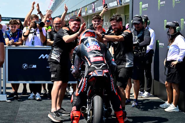 Czech Republic motorcycle Grand Prix, MotoGP World Championship, WM, Weltmeisterschaft qualification Moto3, in Brno, Czech Republic, on June 20, 2026. Winner David Almansa of Spain and third placed Maximo Quiles of Spain, riding for the Liqui Moly Dynavolt Intact GP team, at the finish line of qualifying. (CTKxPhoto VaclavxSalek) CTKPhotoP2026062003392  CTKPhotoP2026062003392