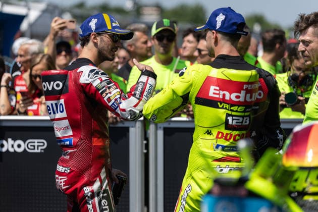 Foto IPP Enrico Schiavi Brno - Ostrova?ice 20-06-2025 MotoGP Gran Premio Motociclismo della Repubblica Ceca 2026 Qualifiche nella foto: Francesco Bagnaia - Ducati Lenovo Team con Fabio Di Giannantonio - Pertamina Enduro VR46 Racing Team Brno - Ostrova?ice italy REPUBBLICA CECA ITALY  Copyright: xR4924_italyphotopressx