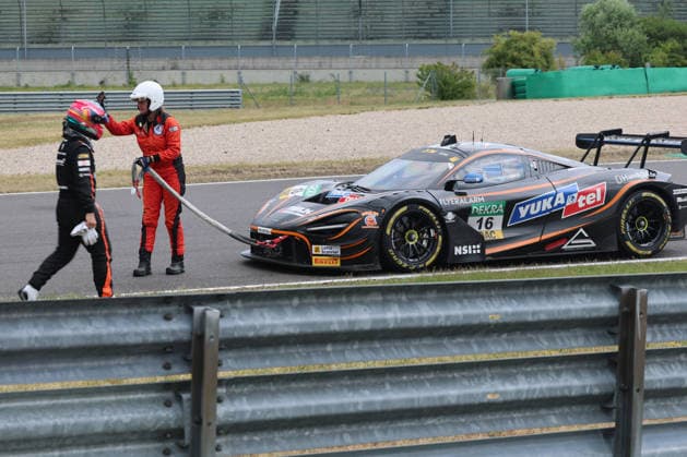 Timo Glock (D Dörr Motorsport, 16), McLaren 720S GT3 Evo disappointed, dissatisfied, frustration after technical defect, failure, is pulled from the track, DTM (German Touring Car Championship) - Round 3 - Race 1, DEKRA Lausitzring on 20.06.2026. Brandenburg Deutschland Copyright: xO.Frankex
