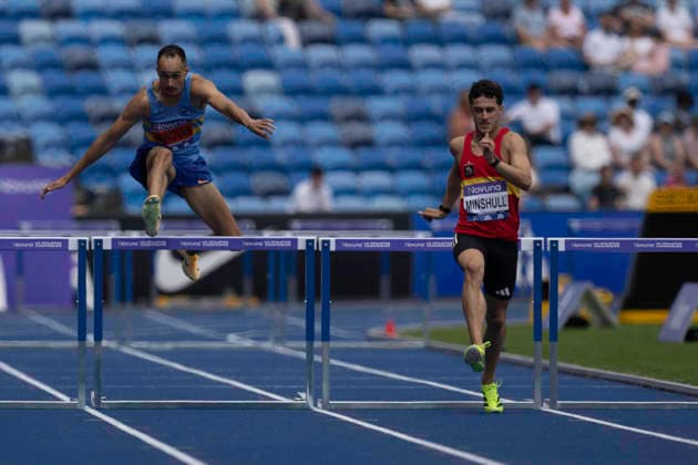 RECORD DATE NOT STATED 20th June 2026; Alexander Stadium, Birmingham, West Midlands, England; 2026 Novuna UK Athletics Championships; Jake Minshull of Coventry Godiva Harriers competes in a heat in the mens 400m hurdles alongside Tyri Donovan of Windsor Slough Eton and Hounslow AC GodfreyxPitt