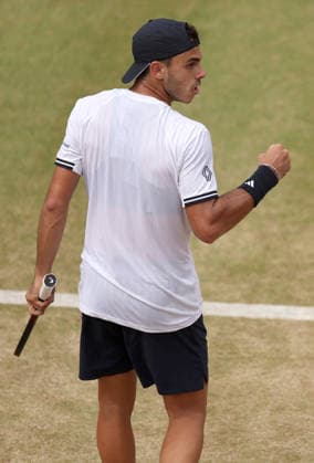 Francisco Cerundolo of Argentina celebrates HSBC Queen s Club Championships, Day Fifteen, Tennis, Queen s Club, West Kensington, London, UK - 20 Jun 2026London Queen s Club United Kingdom  Copyright: xEllaxLing Shutterstockx 16929307p