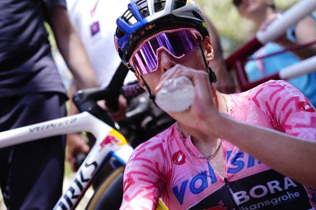 The pink jersey Italy s Lorenzo Mark Finn of Red Bull - Bora - Hansgrohe Rookies during Stage 7 of the Giro Next Gen 2026, from Sulmona to Piana delle Mele (Guardiagrele), Italy, Saturday, June 20, 2026.  Copyright: xFabioxFerrari LaPressex
