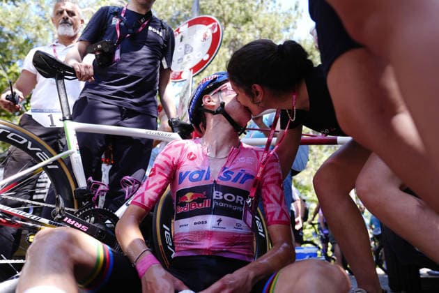 The pink jersey Italy s Lorenzo Mark Finn of Red Bull - Bora - Hansgrohe Rookies during Stage 7 of the Giro Next Gen 2026, from Sulmona to Piana delle Mele (Guardiagrele), Italy, Saturday, June 20, 2026.  Copyright: xFabioxFerrari LaPressex