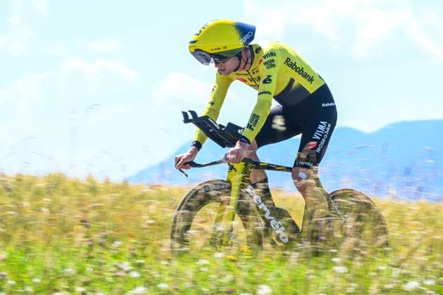 Tour de Suisse 2026 Stage 4 AARBURG, SWITZERLAND - JUNE 20 : Huising Menno (NED) of Team Visma Lease a Bike in action during stage 4 of the 89th edition of Tour de Suisse an UCI World Tour 2.UWT Individual Time Trial stage for Men Elite of 23.8 km with start in Aarburg and finish in Aarburg on June 20, 2026 in Aarburg, Switzerland, 20 06 2026 ( Motordriver Guy De Vuyst - Aarburg Switzerland  Copyright: xVincentxKalutx