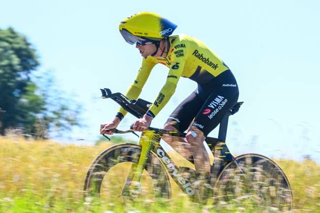 Tour de Suisse 2026 Stage 4 AARBURG, SWITZERLAND - JUNE 20 : Huising Menno (NED) of Team Visma Lease a Bike in action during stage 4 of the 89th edition of Tour de Suisse an UCI World Tour 2.UWT Individual Time Trial stage for Men Elite of 23.8 km with start in Aarburg and finish in Aarburg on June 20, 2026 in Aarburg, Switzerland, 20 06 2026 ( Motordriver Guy De Vuyst - Aarburg Switzerland  Copyright: xVincentxKalutx