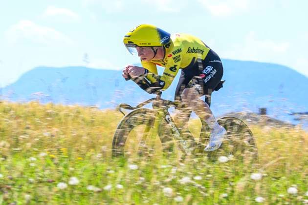 Tour de Suisse 2026 Stage 4 AARBURG, SWITZERLAND - JUNE 20 : Brennan Matthew (GBR) of Team Visma Lease a Bike in action during stage 4 of the 89th edition of Tour de Suisse an UCI World Tour 2.UWT Individual Time Trial stage for Men Elite of 23.8 km with start in Aarburg and finish in Aarburg on June 20, 2026 in Aarburg, Switzerland, 20 06 2026 ( Motordriver Guy De Vuyst - Aarburg Switzerland  Copyright: xVincentxKalutx