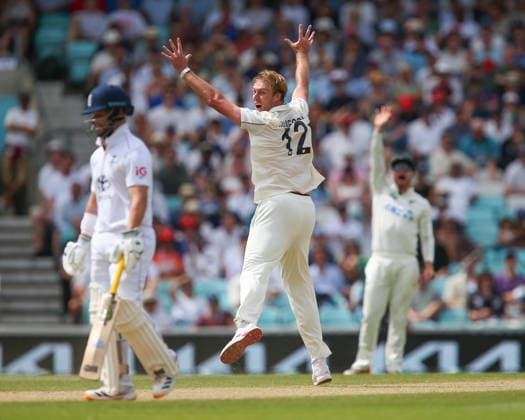 LONDON, ENGLAND - JUNE 20: Kyle Jamieson of New Zealand appeals unsuccessfully for lbw against Joe Root of England after no shot is offered during day 4 of the 2nd Rothesay Test Match between England and New Zealand at The Kia Oval on June 20, 2026 in London, England.  Copyright: xJayxPatel SPPx Sportspressphoto_SPR171506
