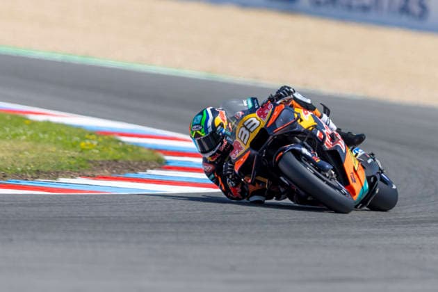 MotoGP of Czechia - Sprint & Qualifying Number 33 Red Bull KTM Factory Racing rider Brad Binder during qualifying at the 2026 MotoGP Grand Prix of Czechia. Brno Brno Czech Republic  Copyright: xStephenxBlackberryx originalFilename:blackberry-2026moto260620_npjtZ.jpg