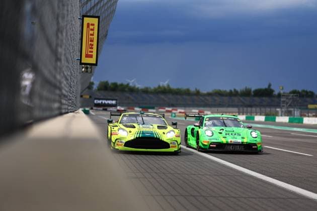 DTM, 5. + 6. Rennen DEKRA Lausitzring 2026 8 Aston Martin Vantage AMR GT3 EVO, Comtoyou Racing: Nicolas Baert, 90 Porsche 911 GT3 R (992), Manthey: Ricardo Feller- picture by Gruppe C Photography Schipkau DEKRA Lausitzring Brandenburg Germany Copyright: xGruppexCxPhotographyx