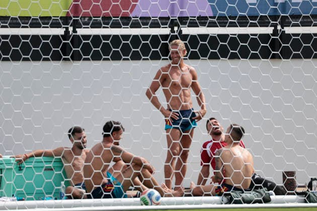 Spain s Marcos Llorente (C) gestures ahead of their training session in Atlanta, Spain, 20 June 2026. Spain will face Saudi Arabia in their 2026 FIFA World Cup, WM, Weltmeisterschaft, Fussball group H soccer on 21 June. Spain s training session !ACHTUNG: NUR REDAKTIONELLE NUTZUNG!  Copyright: xLavandeiraxJrx GRAF2036 20260620-55020656844_1