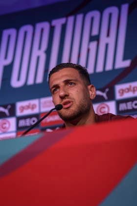 FIFA World Cup, WM, Weltmeisterschaft, Fussball 2026 - Portugal press conference, PK, Pressekonferenz Portugal s national soccer team player Diogo Dalot attends a press conference, in Palm Beach, Florida, USA, 20 June 2026. Palm Beach Florida United States  Copyright: xMIGUELxA.xLOPESx