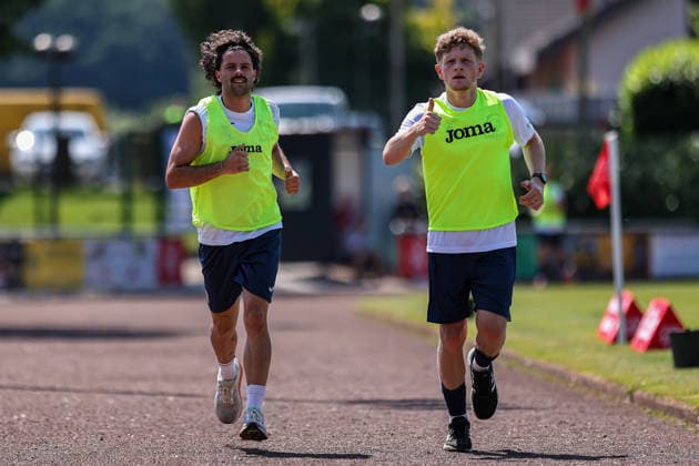 2026.06.20, xkwix, Fußball, Testspiel, SC Spelle-Venhaus - FC Gütersloh, Arena am Stuckenberg, Saison 2026 2027: Paolo Maiella (FC Gütersloh 9) laeuft nach dem Spiel mit Jan-Lukas Liehr (FC Gütersloh 7) DFB regulations prohibit any use of photographs as image sequences and or quasi-video. Photo: xKamilxWilkowskixPressefotoKochx Niedersachsen Deutschland *** June 20, 2026, xkwix, soccer, friendly match, SC Spelle Venhaus vs. FC Gütersloh, Arena am Stuckenberg, 2026–2027 season