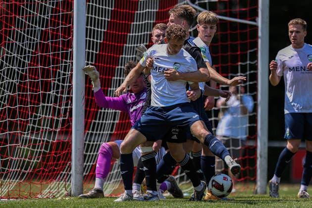 2026.06.20, xkwix, Fußball, Testspiel, SC Spelle-Venhaus - FC Gütersloh, Arena am Stuckenberg, Saison 2026 2027: Hannes John (FC Gütersloh 8) bei Ecke im Zweikampf DFB regulations prohibit any use of photographs as image sequences and or quasi-video. Photo: xKamilxWilkowskixPressefotoKochx Niedersachsen Deutschland *** June 20, 2026, xkwix, soccer, exhibition match, SC Spelle Venhaus vs. FC Gütersloh, Arena am Stuckenberg, 2026–2027 season