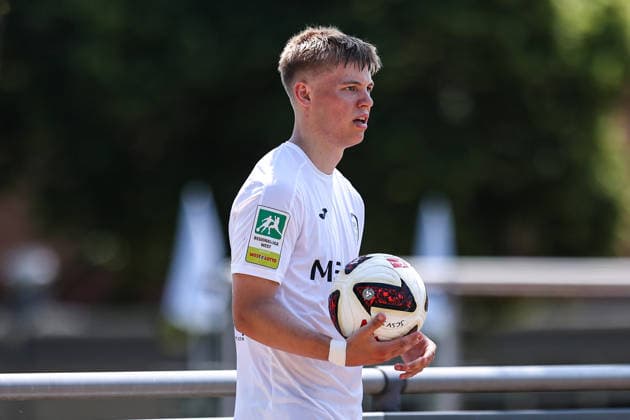 2026.06.20, xkwix, Fußball, Testspiel, SC Spelle-Venhaus - FC Gütersloh, Arena am Stuckenberg, Saison 2026 2027: Erik Lanfer (FC Gütersloh 28) DFB regulations prohibit any use of photographs as image sequences and or quasi-video. Photo: xKamilxWilkowskixPressefotoKochx Niedersachsen Deutschland *** June 20, 2026, xkwix, soccer, friendly match, SC Spelle Venhaus vs. FC Gütersloh, Arena am Stuckenberg, 2026–2027 season, Erik Lanfer, FC Gütersloh 28. DFB regulations prohibit any use of photographs as image sequences and or quasi-video. Photo