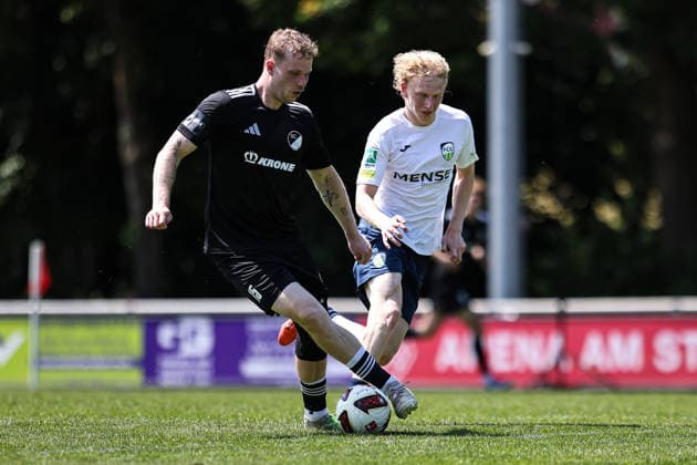 2026.06.20, xkwix, Fußball, Testspiel, SC Spelle-Venhaus - FC Gütersloh, Arena am Stuckenberg, Saison 2026 2027: Zweikampf von Niklas Frese (FC Gütersloh 35) DFB regulations prohibit any use of photographs as image sequences and or quasi-video. Photo: xKamilxWilkowskixPressefotoKochx Niedersachsen Deutschland *** June 20, 2026, xkwix, Soccer, Friendly Match, SC Spelle Venhaus vs. FC Gütersloh, Arena am Stuckenberg, 2026–2027 season, tackle by Niklas Frese, FC Gütersloh 35. DFB regulations prohibit any use of photographs as image sequences and or quasi-video. Photo