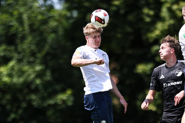 2026.06.20, xkwix, Fußball, Testspiel, SC Spelle-Venhaus - FC Gütersloh, Arena am Stuckenberg, Saison 2026 2027: Niklas Möllers (FC Gütersloh 2) beim Kopfball DFB regulations prohibit any use of photographs as image sequences and or quasi-video. Photo: xKamilxWilkowskixPressefotoKochx Niedersachsen Deutschland *** June 20, 2026, xkwix, soccer, exhibition match, SC Spelle Venhaus vs. FC Gütersloh, Arena am Stuckenberg, 2026–2027 season, Niklas Möllers, FC Gütersloh 2, heading the ball. DFB regulations prohibit any use of photographs as image sequences and or quasi-video. Photo