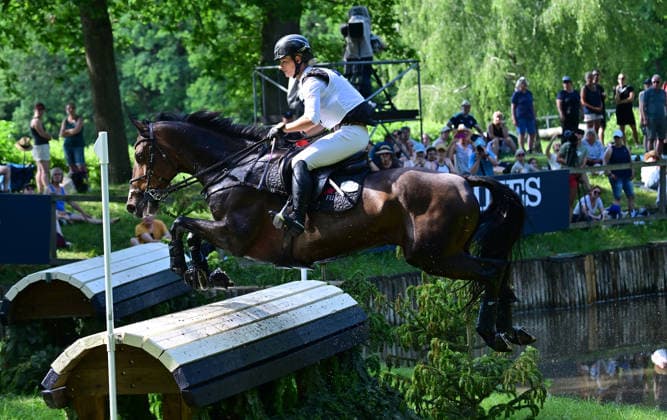 GER; Luhmuehlen 2026 Vielseitigkeit, CCI4*-S Meßmer Trophy: Gelaende 20.06.2026, GER; Luhmuehlen 2026, Vielseitigkeit, CCI4*-S Meßmer Trophy: Gelaende im Bild Julia Krajewski (GER) auf Uelzener s Nickel am Longines Teich *** GER Luhmuehlen 2026 Eventing, CCI4 S Meßmer Trophy Cross-Country June 20, 2026, GER Luhmühlen 2026, Eventing, CCI4 S Meßmer Trophy Cross-Country. Pictured nordphotoxGmbH xWitke nph00002