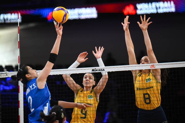 China v Brazil - 2026 FIVB Volleyball Nations League ANKARA, TURKIYE - JUNE 20: Julia Gambatto Kudiess (8) of Brazil in action during the 2026 FIVB Volleyball Nations League (VNL) Week 2 match between China and Brazil at Ankara Sports Hall in Ankara, Turkiye on June 20, 2026. Akin Celiktas Anadolu Ankara Turkey. Editorial use only. Please get in touch for any other usage.  Copyright: x2026xAnadoluxAkinxCeliktasx