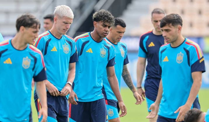 FIFA World Cup, WM, Weltmeisterschaft, Fussball 2026 - Spain training session Spain national soccer player Lamine Yamal (C) attends a training session with the team in Kennesaw, Georgia, USA, 20 June 2026. Spain will face Saudi Arabia on 21 June in a FIFA World Cup 2026 group H match. KENNESAW United States  Copyright: xRONALDxWITTEKx
