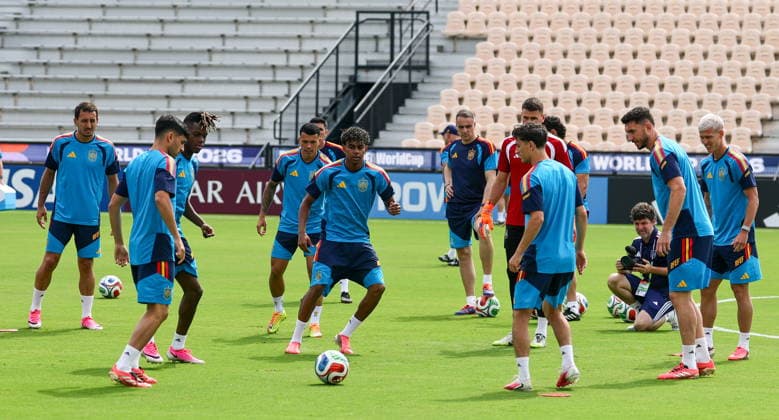 FIFA World Cup, WM, Weltmeisterschaft, Fussball 2026 - Spain training session Spain national soccer players attend a training session in Kennesaw, Georgia, USA, 20 June 2026. Spain will face Saudi Arabia on 21 June in a FIFA World Cup 2026 group H match. KENNESAW United States  Copyright: xRONALDxWITTEKx