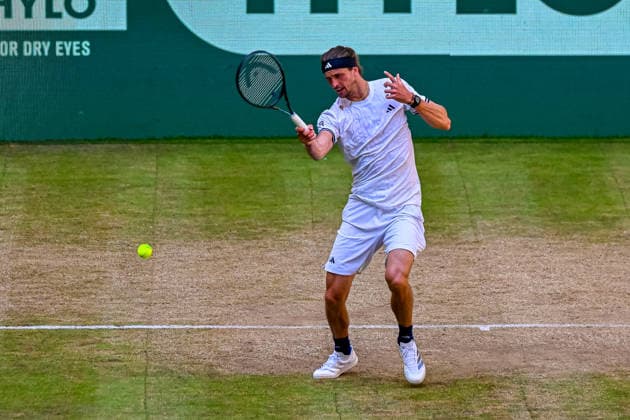 Alexander Zverev (GER) spielt VorhandTERRA WORTMANN Open 2026, Tennis, ATP, Tennis Herren Tennis Herren 500, Turnier, Hauptfeld, Halbfinale, 20.06.2026, TERRA WORTMANN Open 2026, Tennis, ATP, Tennis Herren 500, Turnier, Hauptfeld, Halbfinale, 20.06.2026 Halle *** Alexander Zverev (GER) hits a forehand at the TERRA WORTMANN Open 2026, Tennis, ATP, Mens 500, Tournament, Main Draw, Semifinals, June 20, 2026, TERRA WORTMANN Open 2026, Tennis, ATP, Mens 500, Tournament, Main Draw, Semifinals, June 20, 2026, Halle,detected_source_language Copyright: xEibner-Pressefoto RobertxGertzenx EP_RGN