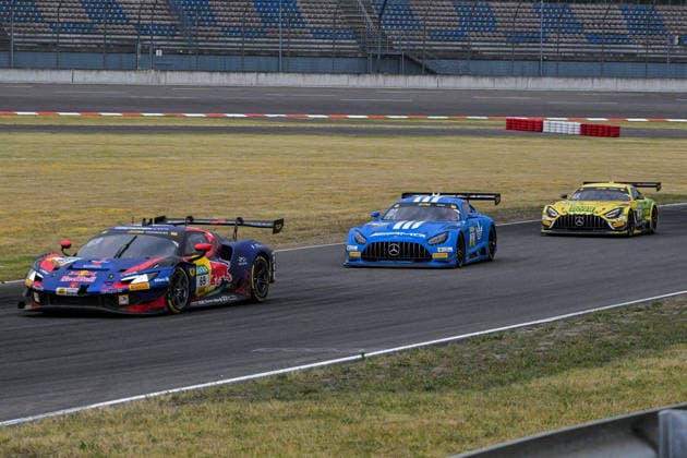 DTM Saisonrennen 5, Dekra Lausitzring 2026 20.06.2026 ab 9.00 Uhr Schipkau OT Klettwitz, Dekra Lausitzring Im Foto: 69 Thierry Vermeulen(NED) Emil Frey Racing Ferrari 296 GT3, 22 Lucas Auer(AUT) Landgraf Motorsport Mercedes-AMG GT3, DTM Saisonrennen 5, Dekra Lausitzring 2026 Schipkau OT Klettwitz Brandenburg Deutschland *** DTM Season Race 5, Dekra Lausitzring 2026, June 20, 2026, starting at 9 Copyright: xEHLxMedia MichelxKöhlerx 20262006-DTM 1 Rennen- Dekra-Lausitzring_065