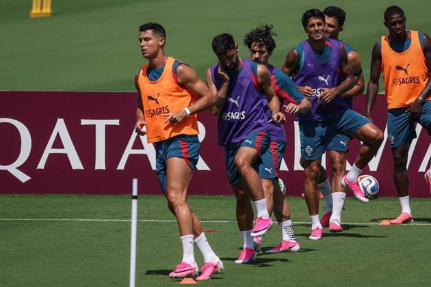 FIFA World Cup, WM, Weltmeisterschaft, Fussball 2026 - Portugal training Portugal s national soccer player Cristiano Ronaldo (L) attends a training session of the team, in Palm Beach, Florida, USA, 20 June 2026. Palm Beach Florida United States  Copyright: xMIGUELxA.xLOPESx