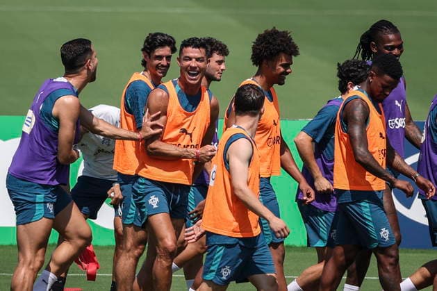 FIFA World Cup, WM, Weltmeisterschaft, Fussball 2026 - Portugal training Portugal s national soccer player Cristiano Ronaldo (3-L) attends a training session of the team, in Palm Beach, Florida, USA, 20 June 2026. Palm Beach Florida United States  Copyright: xMIGUELxA.xLOPESx
