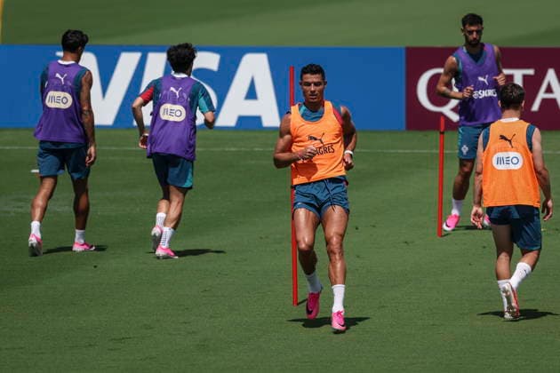 FIFA World Cup, WM, Weltmeisterschaft, Fussball 2026 - Portugal training Portugal s national soccer player Cristiano Ronaldo (3-L) attends a training session of the team, in Palm Beach, Florida, USA, 20 June 2026. Palm Beach Florida United States  Copyright: xMIGUELxA.xLOPESx