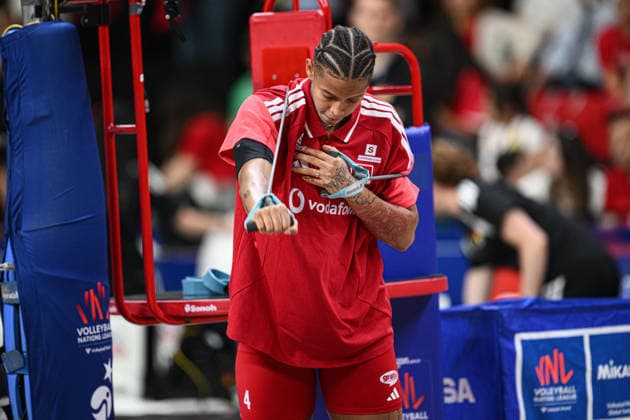 Turkiye v Germany - 2026 FIVB Volleyball Nations League 2026 FIVB Milletler Ligi 2. etap maçinda Türkiye ile Almanya, Ankara Spor Salonu’nda karsilasti. Milli Takim oyuncusu Melissa Vargas isinmak için sahaya çikti.ANKARA, TURKIYE - JUNE 20: Melissa Vargas of Turkiye warms up ahead of the 2026 FIVB Volleyball Nations League (VNL) Week 2 match between Turkiye and Germany at Ankara Sports Hall in Ankara, Turkiye on June 20, 2026. Akin Celiktas Anadolu Ankara Turkey. Editorial use only. Please get in touch for any other usage.  Copyright: x2026xAnadoluxAkinxCeliktasx