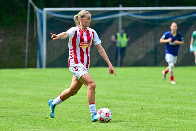 20.06.2026, Fußball, Frauen, Regionalliga, Relagation zur 2. Bundesliga, Saison 2025 2026, Holstein Kiel - 1. FC Köln, Holstein Women Julia Schiffarth Kiel, Holstein-Stadion Waldwiese, VfB Kiel Platz Schleswig-Holstein Deutschland *** June 20, 2026, Soccer, Womens, Regional League, Promotion Relegation to the 2. Bundesliga, 2025–2026 Season, Holstein Kiel vs. 1. FC Köln, Holstein Womens Team, Julia Schiffarth, Kiel, Holstein Waldwiese Stadium, VfB Kiel Field, Schleswig-Holstein, Germany,detected_source_language